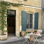 Charmant Pied A Terre Arlesien, Rez De Chaussee