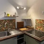 Charmant Pied A Terre Arlesien, Rez De Chaussee
